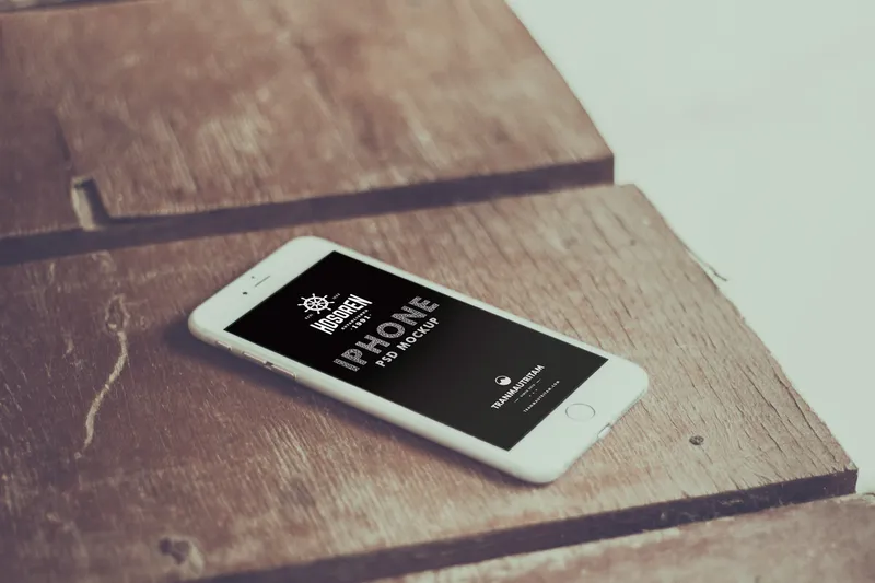 10 Photorealistic iPhone 6 Free PSD Mockups
