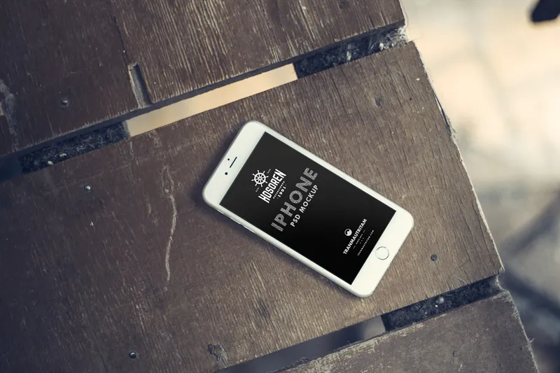 10 Photorealistic iPhone 6 Free PSD Mockups
