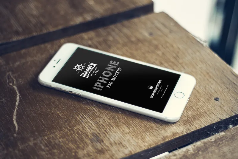 10 Photorealistic iPhone 6 Free PSD Mockups