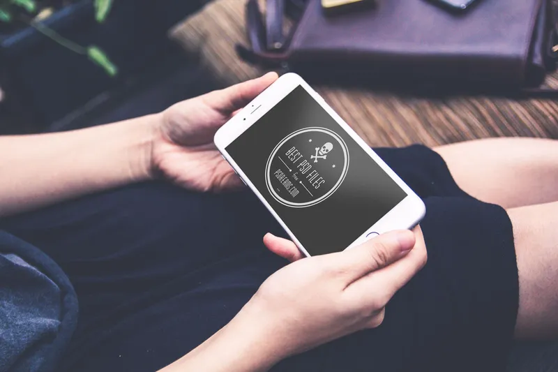 6 Free iPhone 6 PSD Mockups