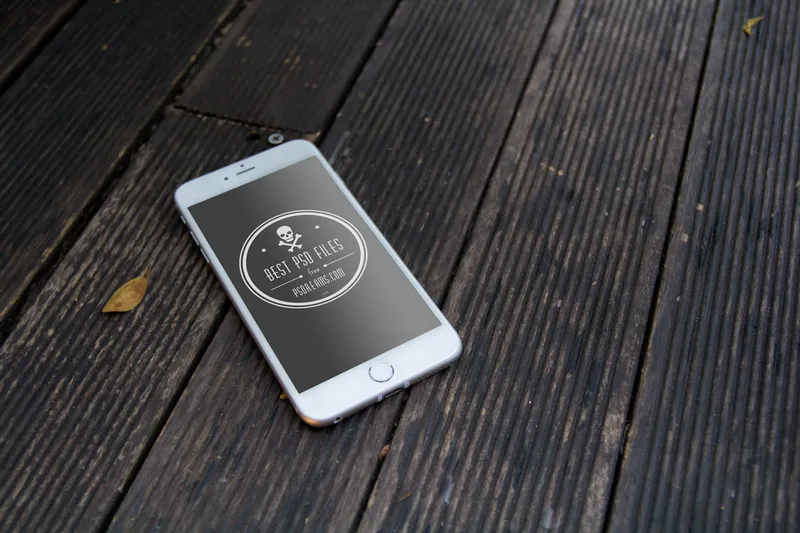 6 Free iPhone 6 PSD Mockups