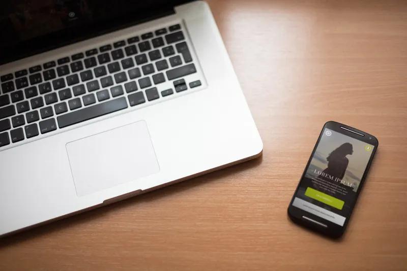 7 Smartphone & Notebook PSD Mockups