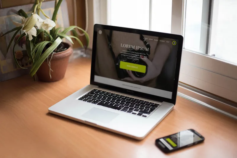 7 Smartphone & Notebook PSD Mockups