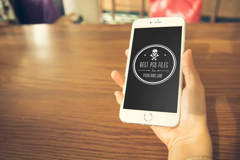 8 Free iPhone 6 PSD Mockups