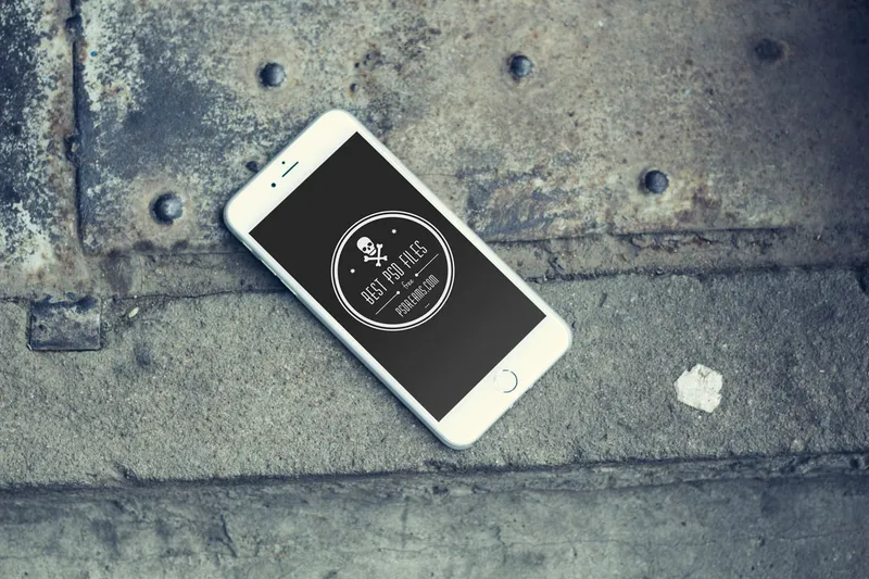 8 Free iPhone 6 PSD Mockups