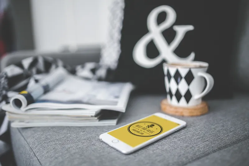 Free PSD iPhone 6 Plus Mockup