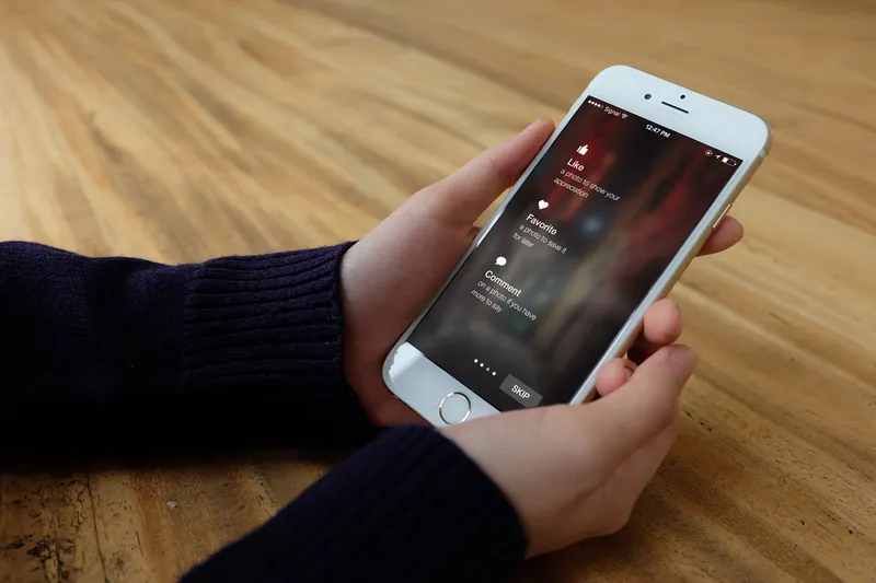Photorealistic iPhone 6 Mockup