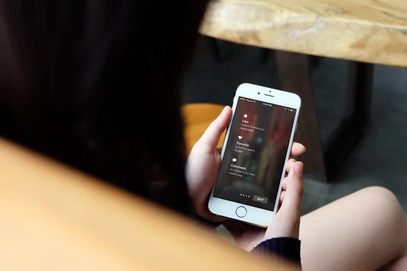 Photorealistic iPhone 6 Mockup